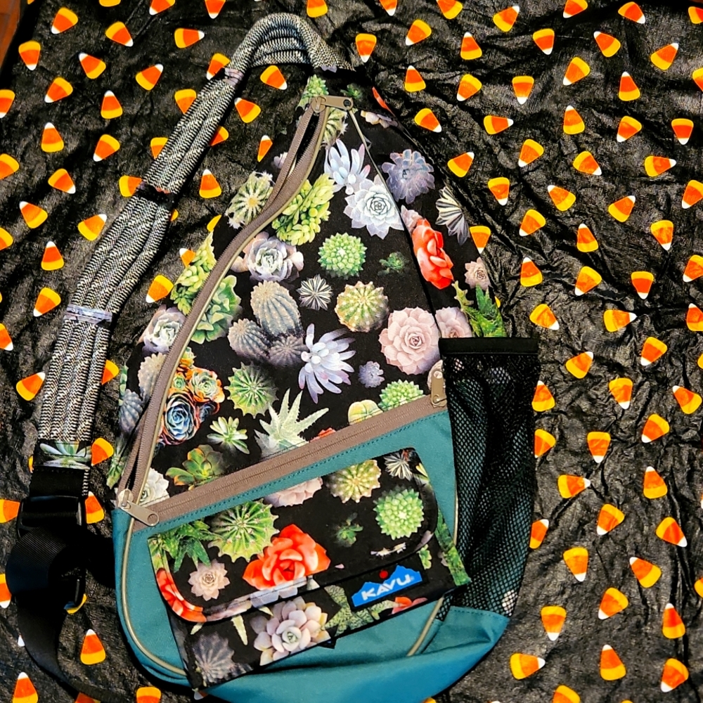 Succulent kavu Paxton sling bag.